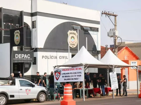 Em contraproposta, policiais civis pedem escalonamento e nova classe