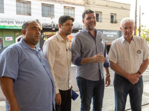 Deputado Pedro Lupion participa de caminhada com Gile e Ferroquina em Guaíra