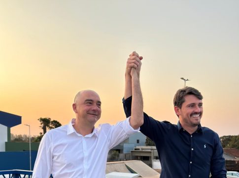 Prefeito Thalles Tomazelli e vice Dr. Bruno, a dupla que revolucionou o município de Itaquiraí