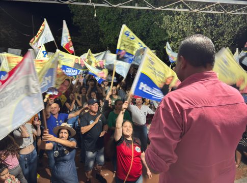 Malaquias e Aninha reúnem centenas de pessoas no Assentamento Tagros