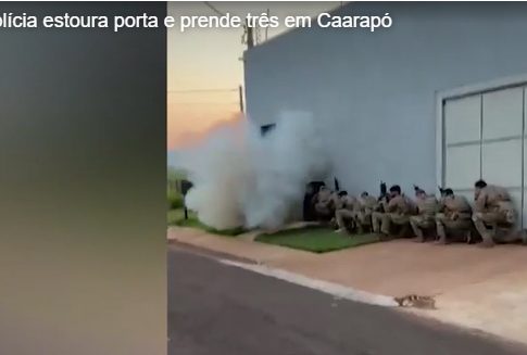 Polícia estoura porta de barracão e prende três por extorsão milionária