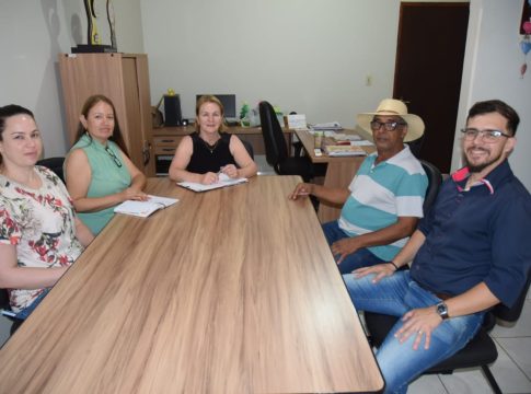 Secretária de Assistência Social de Iguatemi se reúne com coordenador do Movimento Municipal da Luta pela Moradia