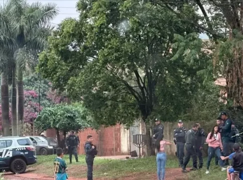 Condenado a 100 anos morre em troca de tiros