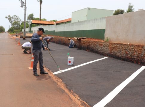 Estacionamento da Terezinha Mendonça é sinalizado e região ganha redutores de velocidade