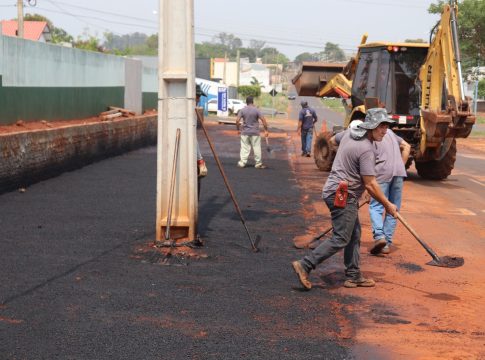 Infraestrutura de Mundo Novo faz estacionamento na Escola Terezinha Mendonça