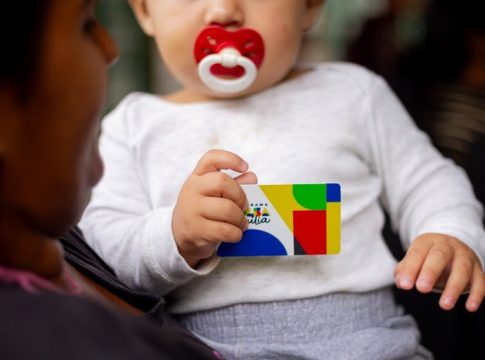 Bolsa Família chega a 20,7 milhões de famílias em outubro e a 400 mil novos domicílios