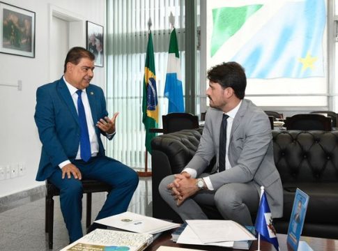 Em Brasília, prefeito Thalles Tomazelli participa de seminário e apresenta demandas ao Senador Nelsinho Trad