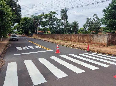 Após trabalho de recapeamento, empresa chega no último bairro para realizar sinalização de trânsito