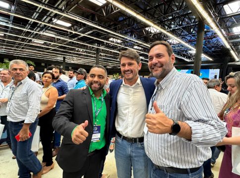 Thalles prestigia Congresso de Municípios do MS