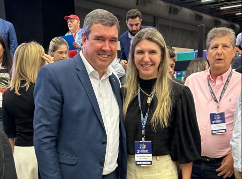 Fabiana e Simoni participam do Congresso de Municípios