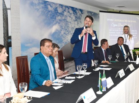 BRASÍLIA: Senador Nelsinho recebe prefeitos do MS