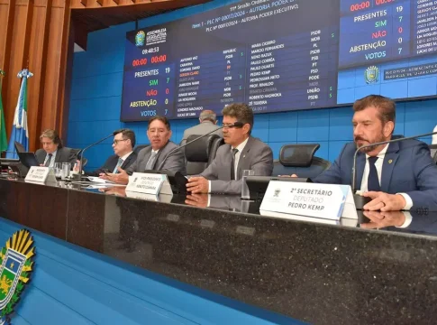 Deputados aprovam orçamento de R$ 26 bi para 2025