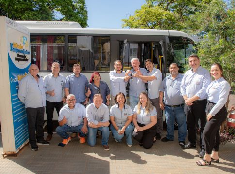 Guaíra investe em transporte público e entrega novo ônibus para a população