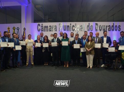 Diplomação lota Câmara e Marçal Filho diz que ‘primeira vontade’ é cuidar da saúde de Dourados