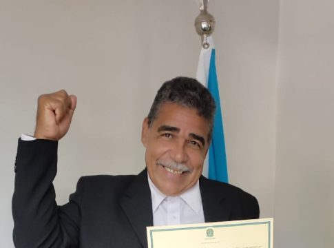 Zuza recebe diploma para o nono mandato