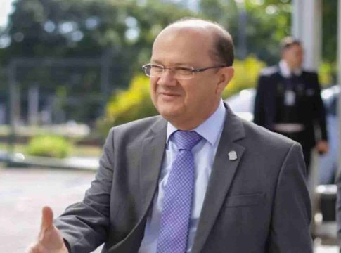 Riedel tira férias e Barbosinha assume Governo de Mato Grosso do Sul em janeiro