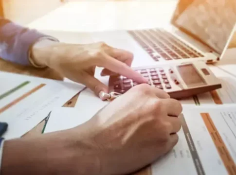 IPTU, IPVA e material escolar: saiba como preparar o orçamento para o começo do ano