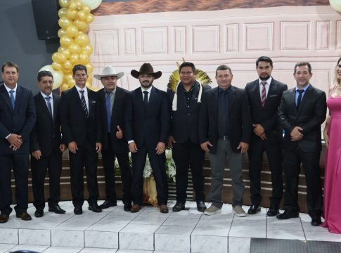 Prefeito eleito Rogério Torquetti, vice-prefeito Zé Antônio e vereadores são empossados em Tacuru