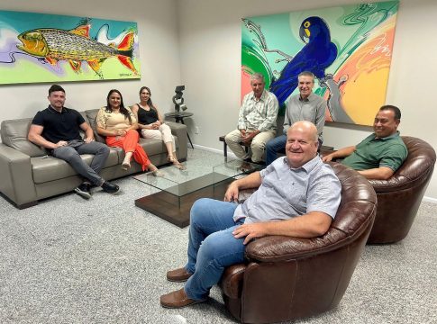Paulo Corrêa recebe comitiva de Japorã