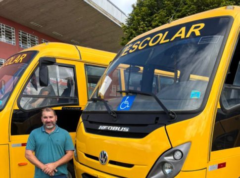 Município de Guaíra recebe novo ônibus escolar em cerimônia com Governador Ratinho Junior