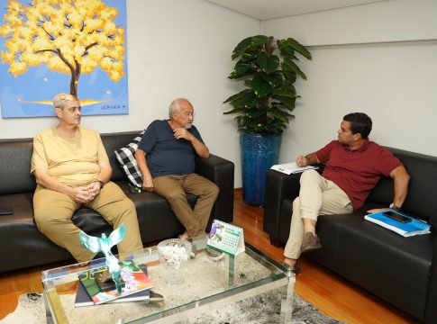 Prefeito de Iguatemi Lídio Ledesma participa de reunião com o deputado federal Beto Pereira
