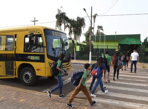 Mais de 180 mil estudantes voltam às aulas nesta segunda-feira nas escolas estaduais de MS