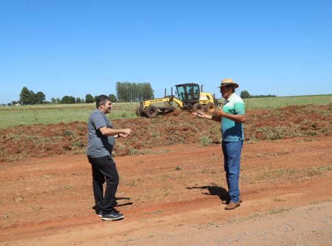 Governo de Mundo Novo inicia terraplanagem para novo centro de distribuição da Denteck