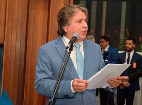 Sem surpresa, Caravina assume CCJR e convoca 1ª reunião para amanhã