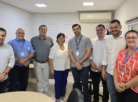 Prefeita, vice e vereadores de Mundo Novo estiveram na Sanesul para solucionar falta de água na cidade