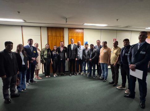 Prefeito Malaquias e comitiva reivindicam melhorias para Japorã em Brasília