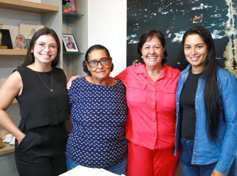 Prefeita Rosária Lucca recebeu feirante para definir novo local de comércio
