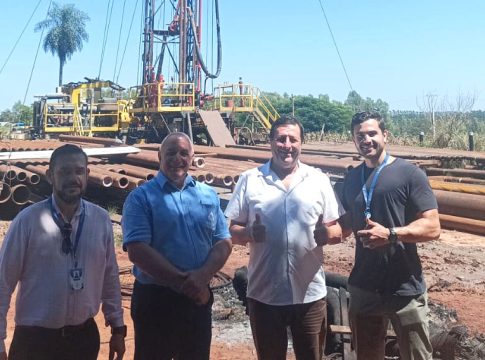 Vice-prefeito Evaldo Carlos visita obra do super poço e acompanha avanço do projeto