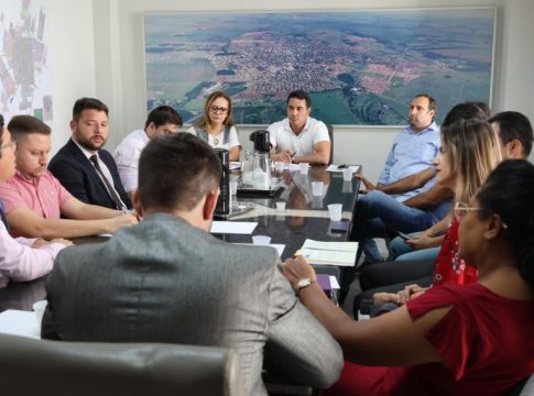 Prefeito Rodrigo Sacuno amplia diálogo do Executivo com os vereadores de Naviraí