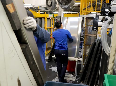 Com 2,66 milhões, Paraná atinge o maior número de mulheres empregadas da história