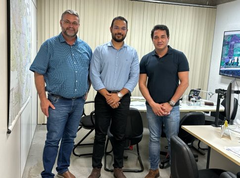 Na Agesul, prefeito Rodrigo Sacuno pleiteia instrumentalização noturna para o aeroporto de Naviraí