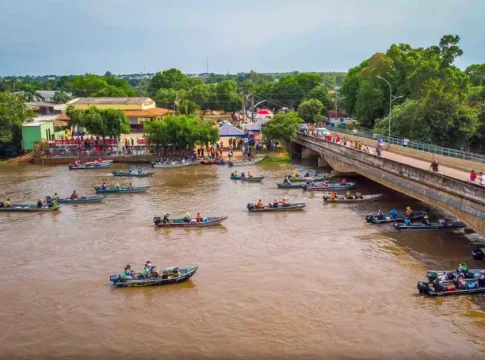 Com pesca liberada e Carnaval, barcos tomam conta de rios de Corumbá e Coxim