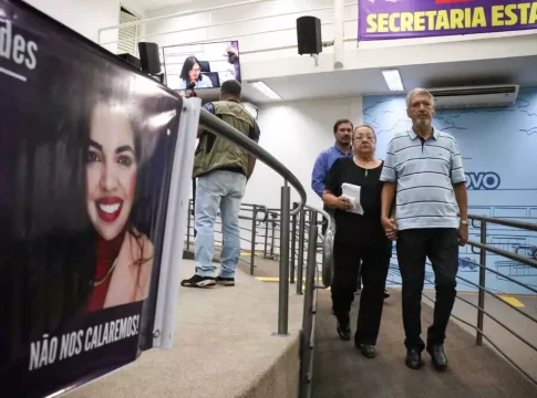 “Não vão manchar a memória dela”: mãe de Vanessa rejeita parecer sobre a Deam
