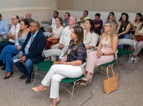 Prefeitos de MS se reúnem com direção-geral da Itaipu no Paraná