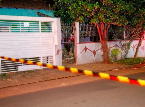 Mulher é morta e tem corpo incendiado em poço