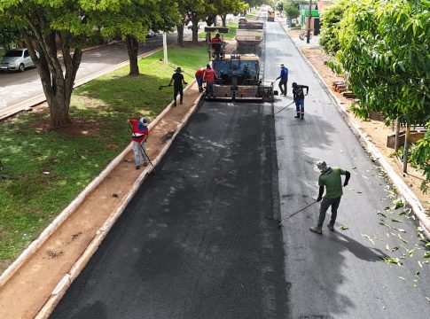 Prefeitura de Iguatemi realiza obra de recapeamento asfáltico na Avenida Presidentes Vargas, no Bairro da Vila Rosa