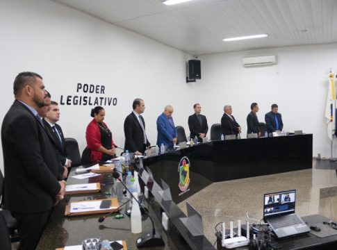 Câmara aprova crédito adicional, reconhecimento do “cordão quebra-cabeça”, criação de cargo e gratificações