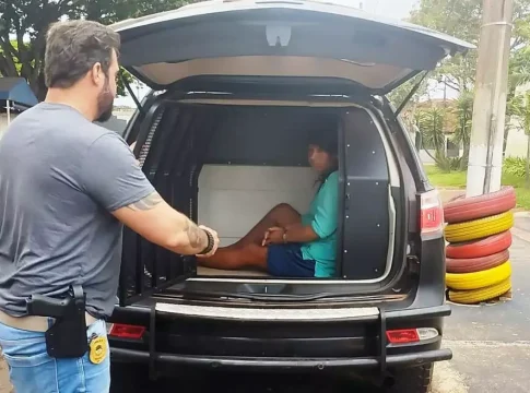 Mulher que matou idosa e bebê em incêndio tem prisão decretada