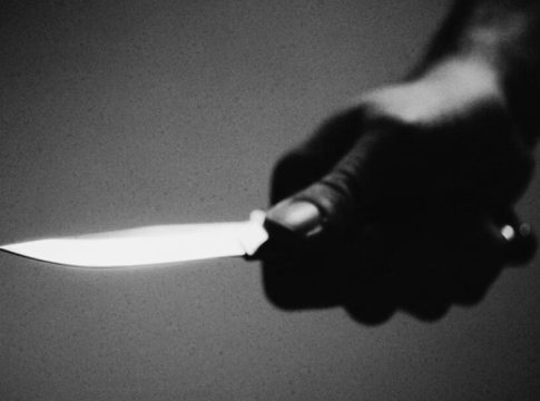 Homem é esfaqueado em residência no Jardim Noroeste