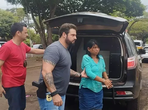 Mulher agrediu idosa, asfixiou bebê e causou incêndio com três mortes