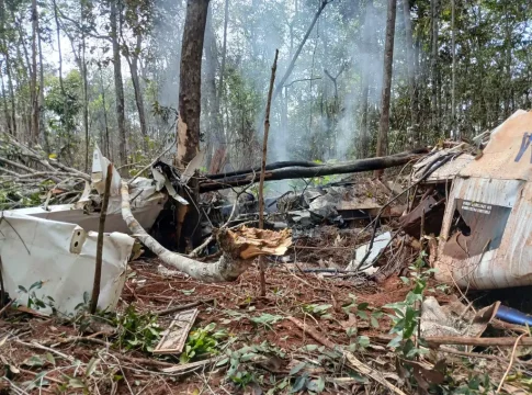 Piloto de MS morre após queda de avião agrícola em fazenda de MT