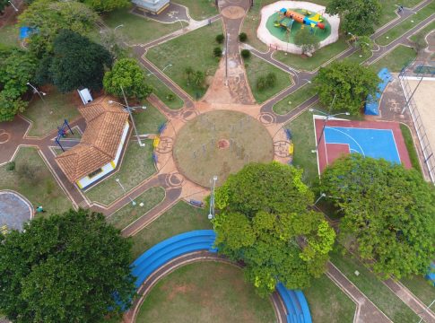 Praça Marcílio Augusto Pinto está de visual novo após reformas e adequações