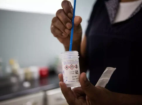 Para substituir Papanicolau, testes de DNA começam a ser entregues em maio