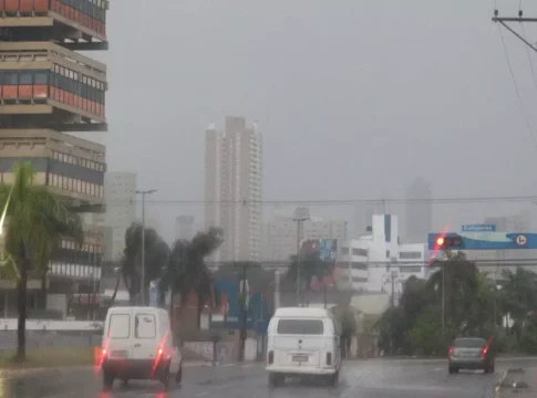 Chuva e ventos fortes atingem todo MS neste sábado