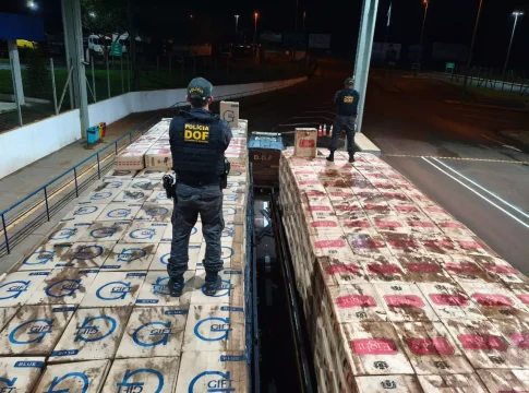 DOF recupera dois caminhões com mais de 50 mil pacotes de cigarros em Itaquiraí