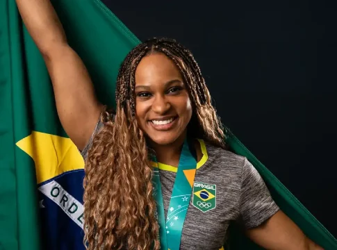 Rebeca Andrade entra para a história como a primeira mulher brasileira a conquistar o Laureus